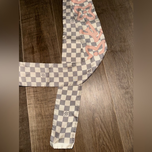 Louis Vuitton Tahitian Print twilly scarf - Picture 2 of 3
